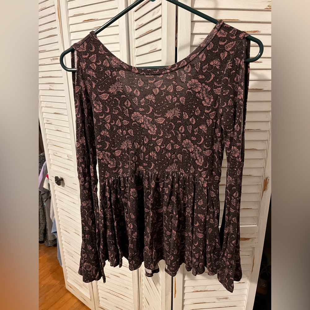 American Eagle Floral Bell Sleeve Top